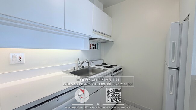 Building Photo - 1BD/1BA in Emeryville, Features stunning marina views! Amenities, water, garbage, and 1 parking s...