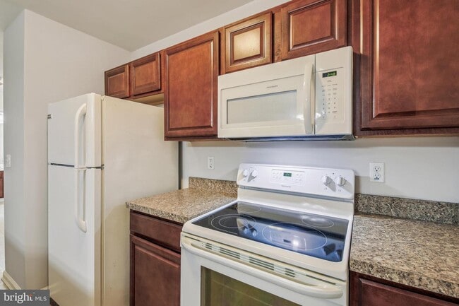 Building Photo - 102 Hunter's Way