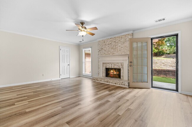 Building Photo - ?Just Listed for Lease in Hoover!?