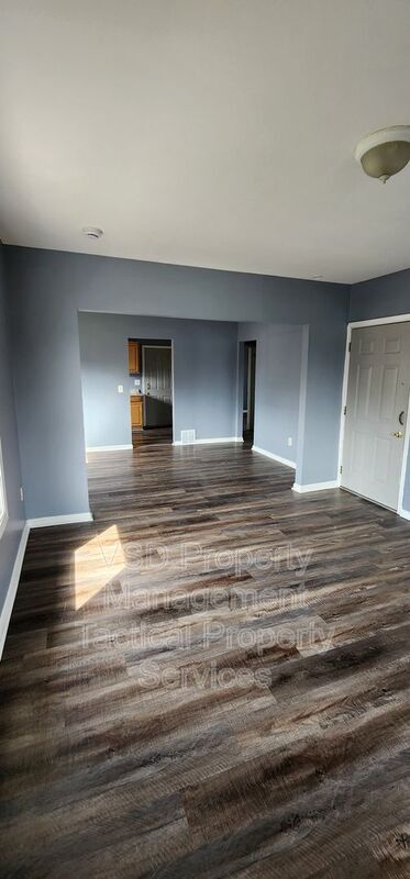 Building Photo - 3484 W 60th St