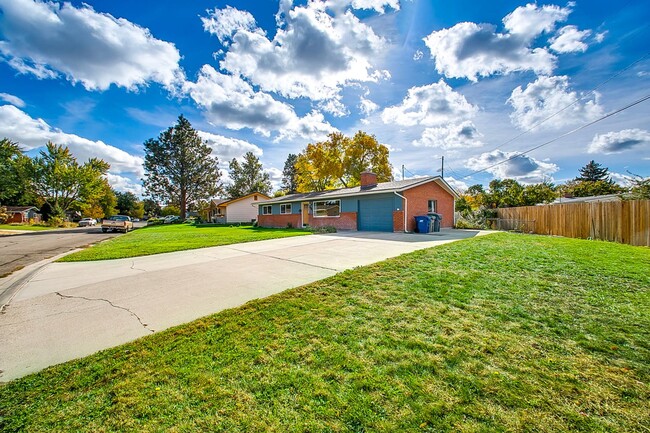 Building Photo - Boise Bench Home w/ Sun Room