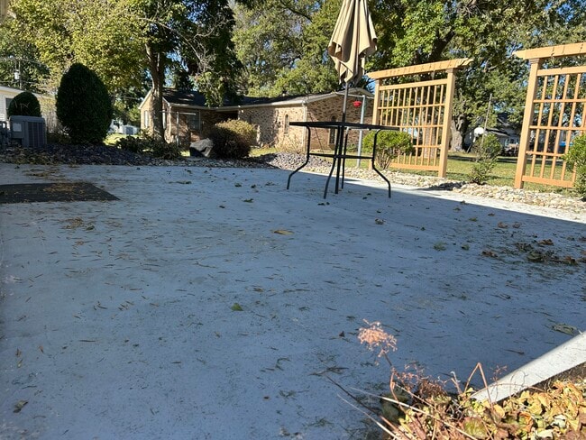 Building Photo - 237 N 2nd St