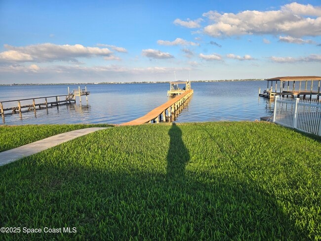 Building Photo - 0000 Pineapple Ave