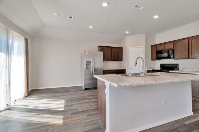 Building Photo - Spacious 3 bed, 2 bath in East Siloam Springs! Fenced yard, laundry included!
