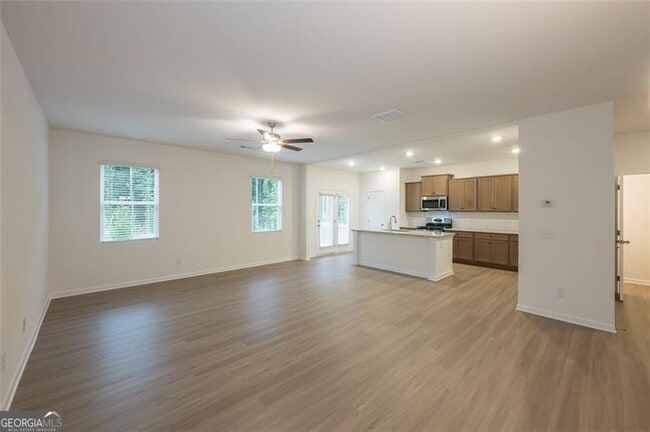 Building Photo - 182 Parkwood Dr