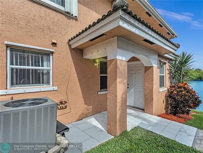 Building Photo - 3287 NW 44th St