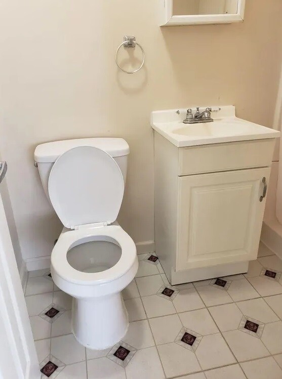 Building Photo - 4728 Mendoza Ave