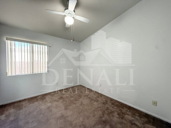Building Photo - 6602 E Northridge St