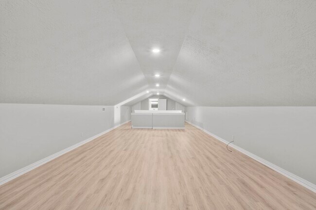 Building Photo - 2102 Countryshire Ln