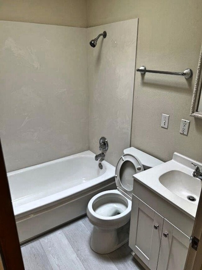 Building Photo - Renovated 3 Bedroom One Story *Vacaville *Pets Negotiable