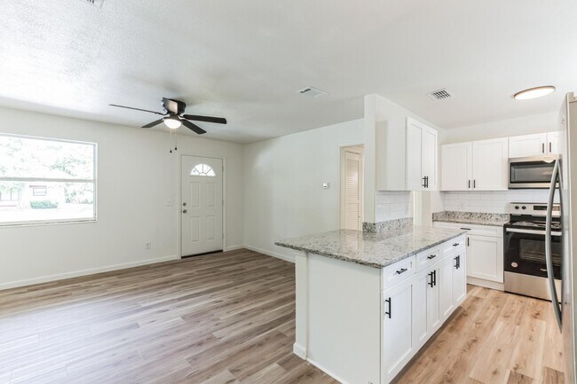 Building Photo - 4818 Dallen Lea Dr