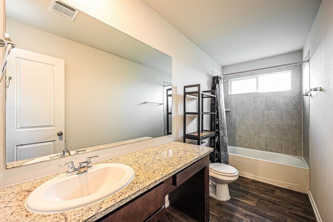 Building Photo - 3 BR/2BA | Single Family Home | In San Antonio!