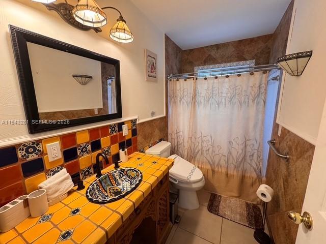 Building Photo - 2101 NE 25th St