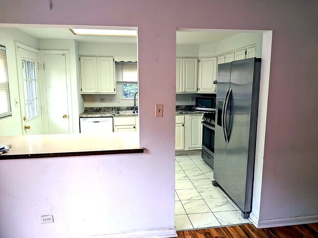 Building Photo - 386 Dover Ln