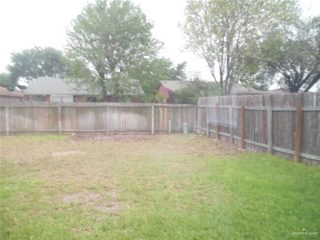 Building Photo - 2005 Mynah Ave