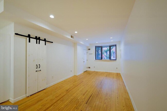 Building Photo - 1771 Swann St NW