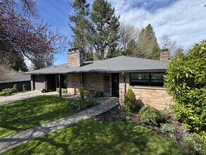 Building Photo - 3433 Magnolia Blvd W