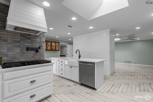 Building Photo - 3512 Juniper Ln