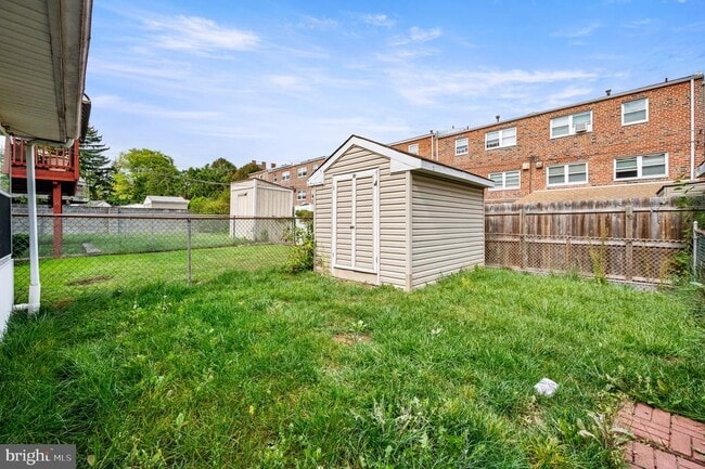Building Photo - 3595 Oakhill Rd