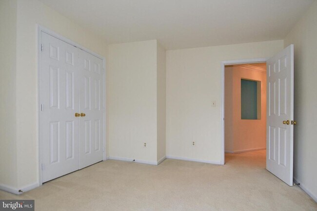 Building Photo - Elegant Brick Colonial on Quiet Cul-de-Sac...