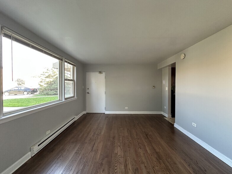 Building Photo - 7628 N Milwaukee Ave