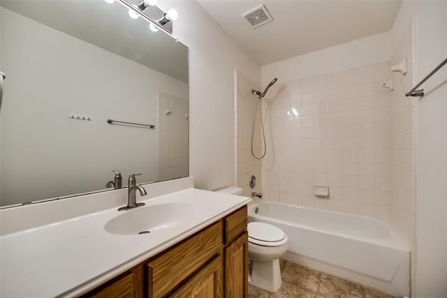 Building Photo - 819 Rushmore Dr