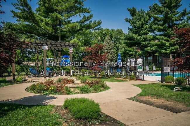 Building Photo - 9401 Doral Ct