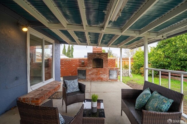 Building Photo - 4301 Hillview Dr