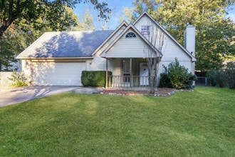Building Photo - 14805 Post Oaks Pl