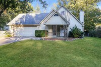 Building Photo - 14805 Post Oaks Pl