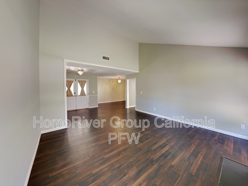 Building Photo - 2862 Hillman St