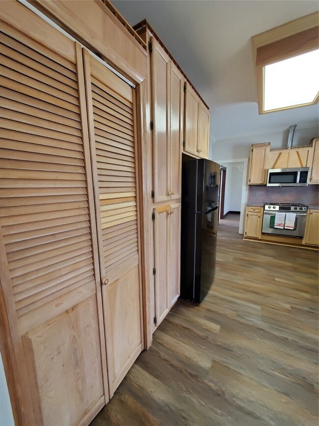 Building Photo - 1205 2nd St