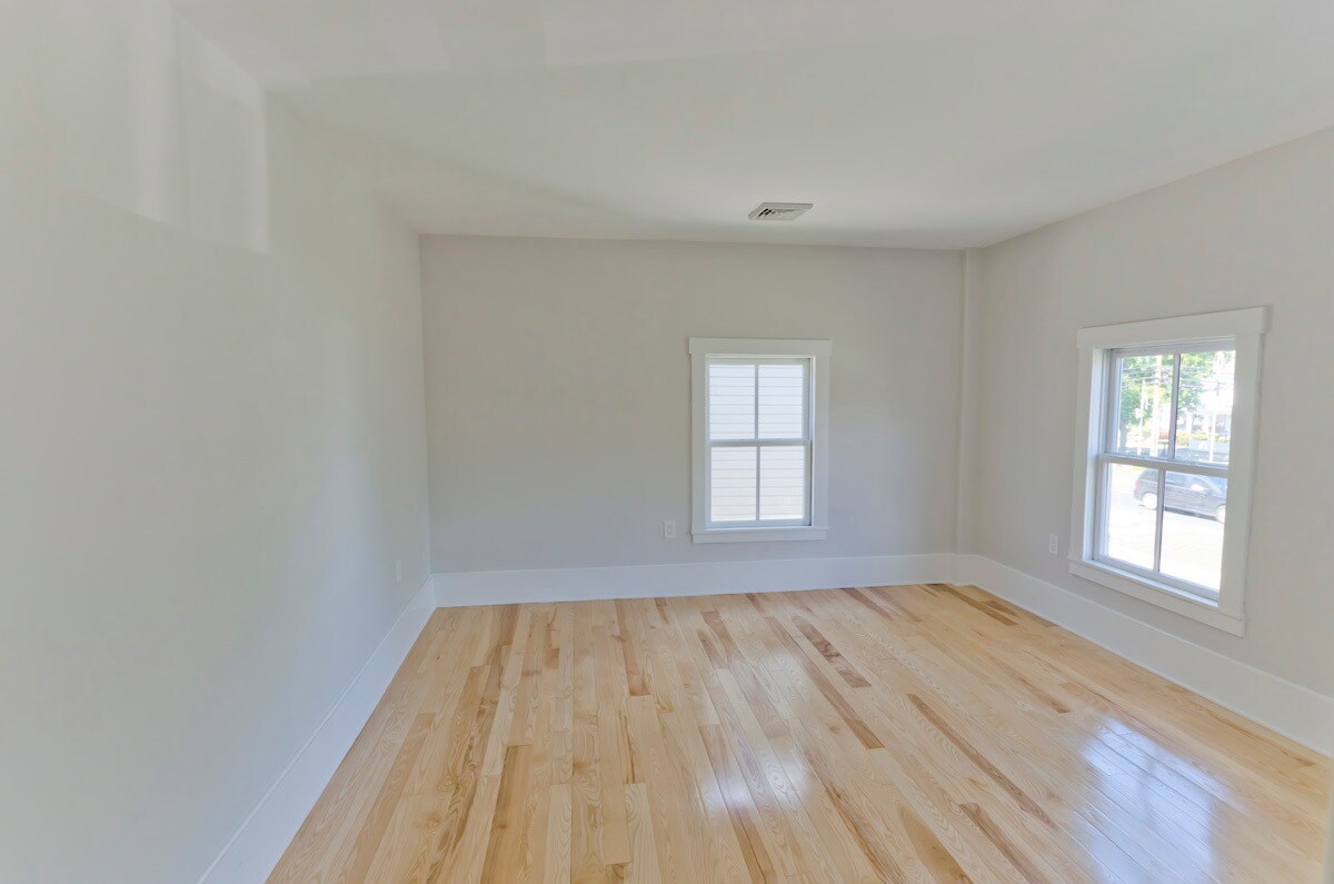 2nd bedroom 2nd floor - 25 Genesee St