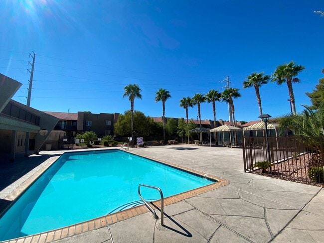 Building Photo - Beautiful Bella Vita 1 Bedroom/1 Bath unit.
