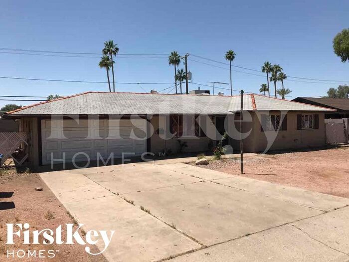 Primary Photo - 2049 E 3rd Dr