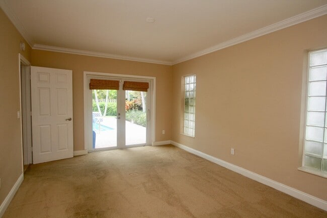 Building Photo - 839 Malaga Dr