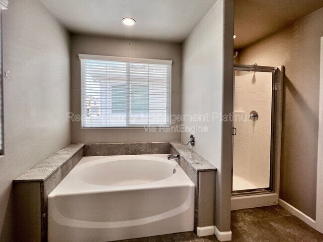 Building Photo - 3704 Savant Ln