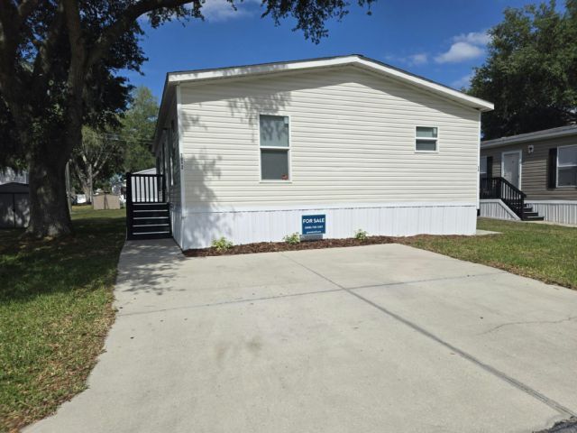 Building Photo - 7082 Greenbrier Village Dr