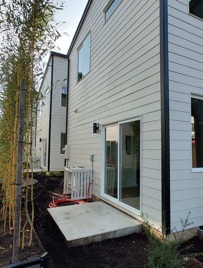 Building Photo - 4264 NE Going St