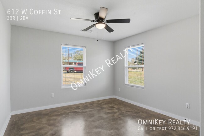 Building Photo - 612-622 W Coffin St