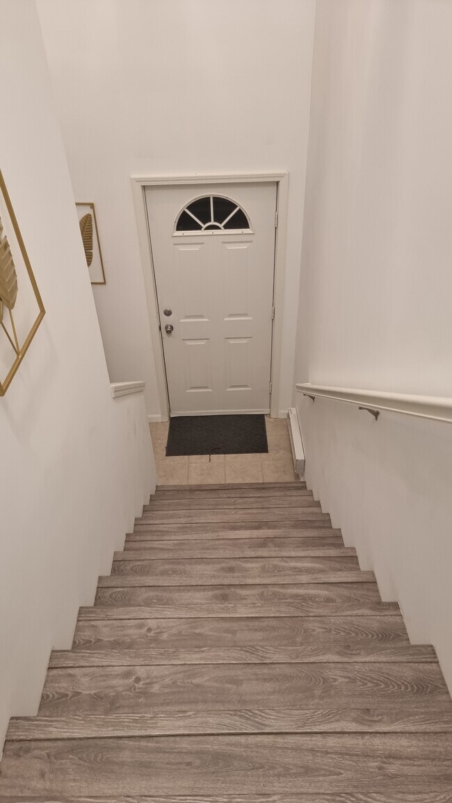 Building Photo - 7869 Ambassador Dr