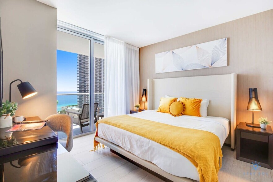 Building Photo - 4010 S Ocean Dr