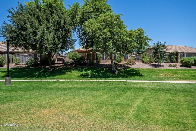 Building Photo - 2401 E Sequoia Dr