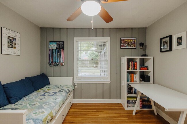 Building Photo - 4960 Hummingbird Ln