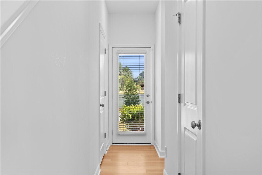 Building Photo - 7906 Flatrock Park Dr