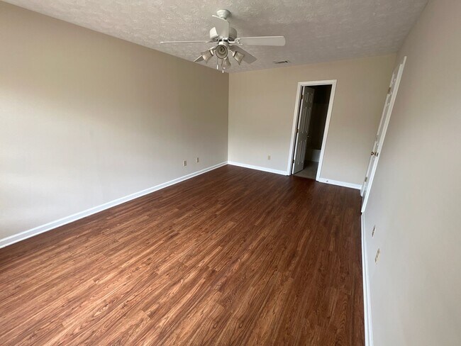 Building Photo - Taleeda 453-457