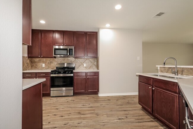 Building Photo - 9943 Chimney Swift Ln