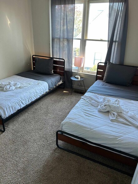 Building Photo - 1930 16th Ave