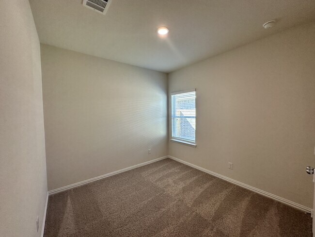 Building Photo - 1821 Aleia Cv