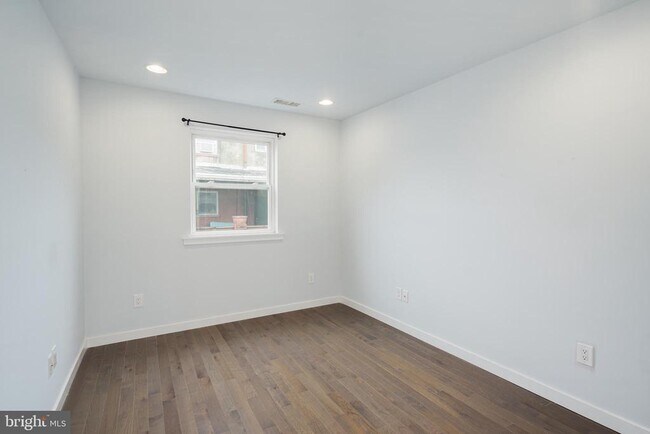 Building Photo - 1520 S Beulah St
